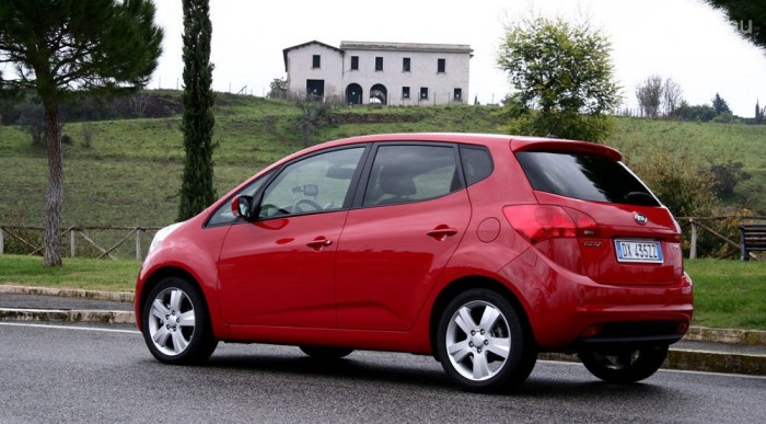 Zsemle formájú, talán a B-Mercire is hasonlít kicsit