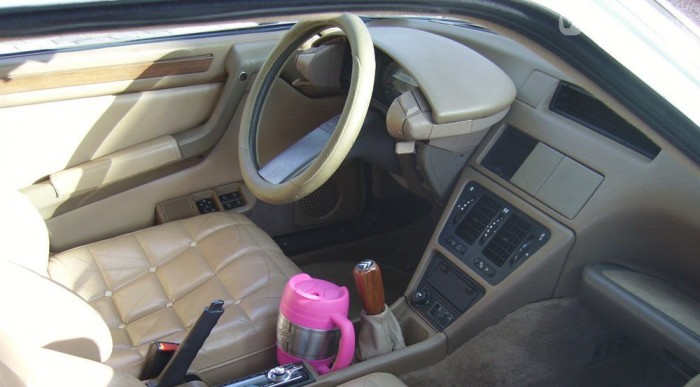 Egységben a kilincs és az ajtóbehúzó