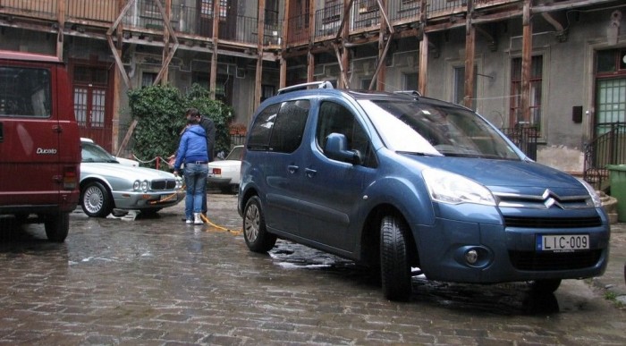 Citroën húz Jaguart 8 | Vezess Hogy vigyorog a francia öszvér!