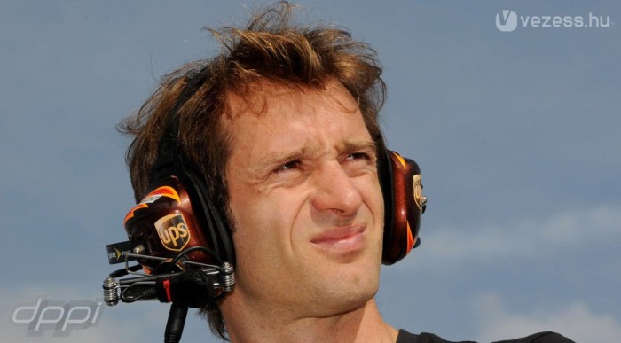 Öngyilkossággal viccelődik a Lotus-vezér