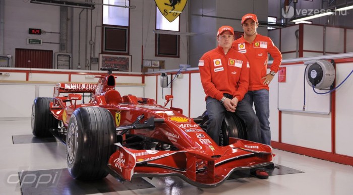 Bemutató a műhelyben