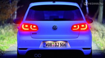 LED-ekkel villog a Golf