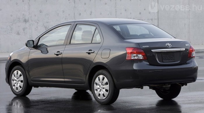 Olcsó autót mutat be a Toyota