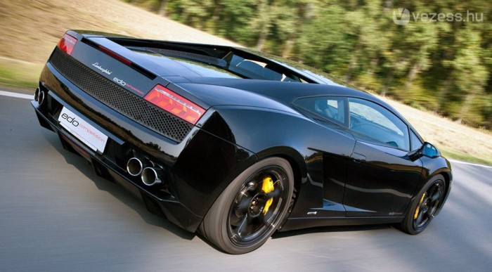 Hangorgia a rozsdamentes kipufogóból