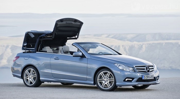 40 km/óráig menetközben is nyitható