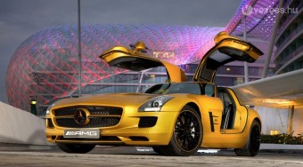 Aranyba borult a sirályszárnyas Merci