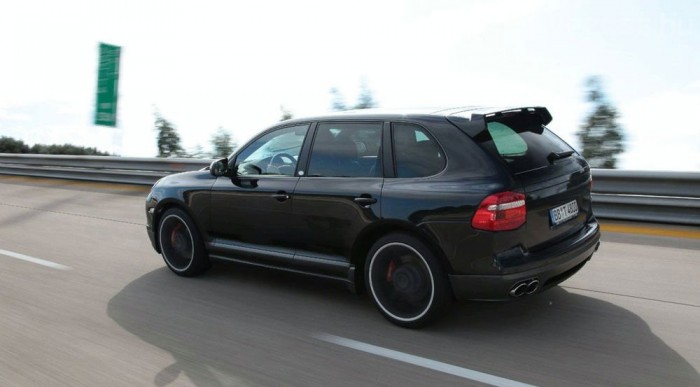 Ilyen, ha 300-zal megy a terepjáró – videó 5 | Vezess 680 lóerős V8-as motorral