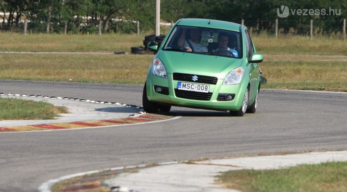 Egy stabil és jóindulatú autóval kísérleteztünk