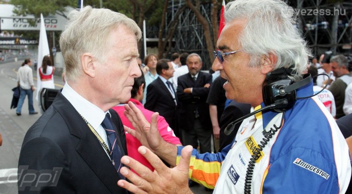 Mosley szerint jóban vannak, nemrég együtt ebédeltek