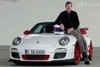 Röhrl GT3 RS-sel indul