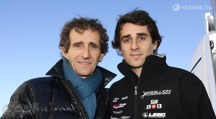 Apa és fia is kiköthet a csapatnál