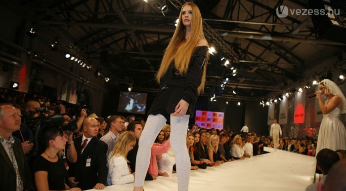 Sok nézőt vonz a kifutó