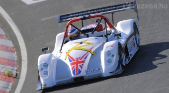 A leggyorsabb utcai autó - videó