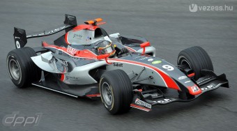 Új főnök és pilótajelölt a Renault-nál