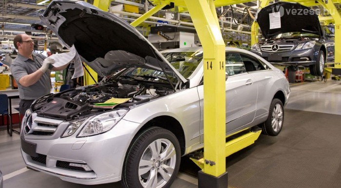 Schumacher miatt drágulnak a Mercik?