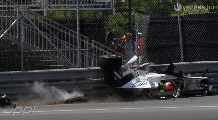 Az elmúlt évek legnagyobb balesetét élte túl a lengyel