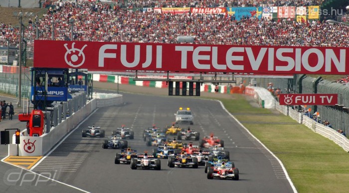 Alonso és Räikkönen csúcsversenyt futott