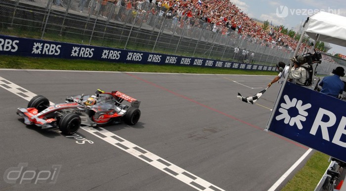 Hamiltont nem érintette a káosz