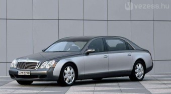 Luxusautók ütköztek - videó