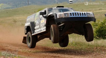 Dakar: Gordon lenyomná gyáriakat