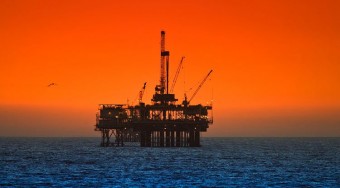 Az állam is bukik a drága benzinen