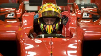 Rossi már a Ferrarival köröz
