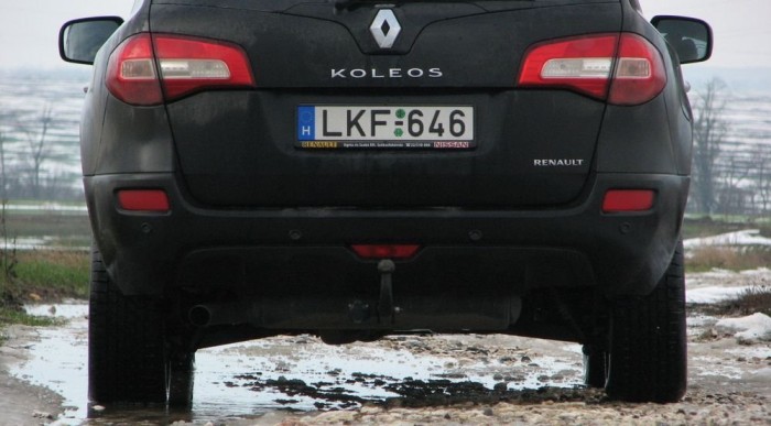 Szabad magassága 19 centi