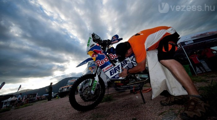 Dakar: Bajban a címvédők 8