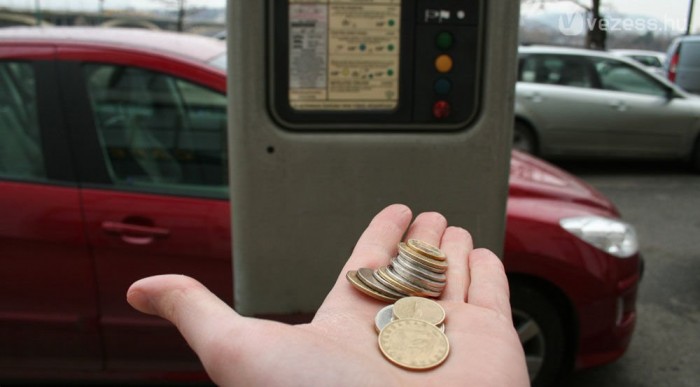 250 órányi tarifa az éves parkolási engedély díja a második autóra