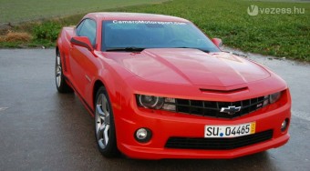 Egyedi Camarót rendelt az ex-F1-es