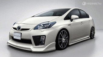 Csupaizom Toyota Prius és Honda Insight