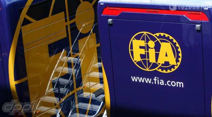 Az FIA tovább pereskedne