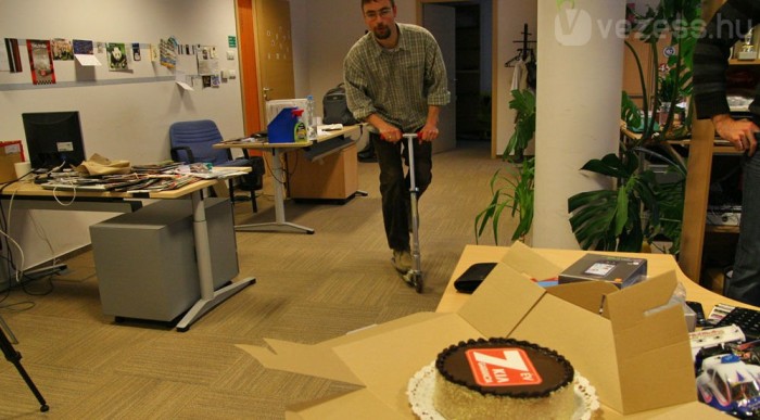 András nehezen tudja palástolni örömét