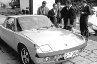 Régi együttműködés: A Porsche a Bogár alapjain kezdte, ez a közös típus, a VW-Porsche 914