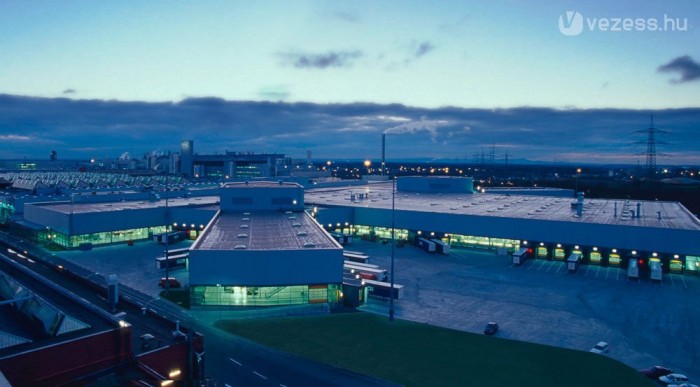 A legtöbb márkának túl sok gyára van, de fájó (és nyugaton költséges is) ezreket kirúgni