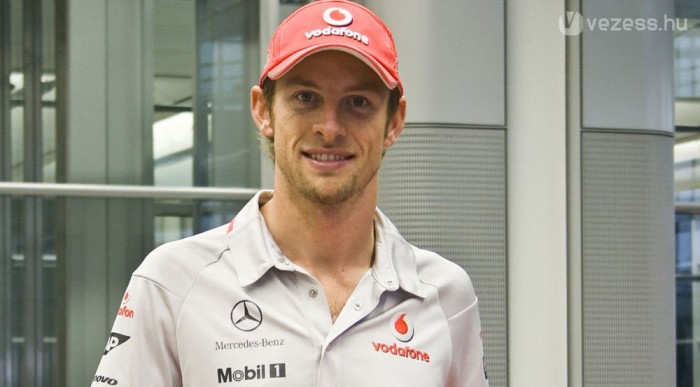 Button örül a kritikának