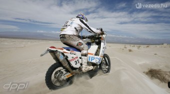 Dakar: Kómában az önfeláldozó motoros
