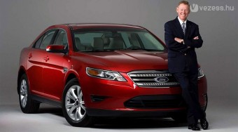 Egyetlen dollárért dolgozik a legjobb vezér