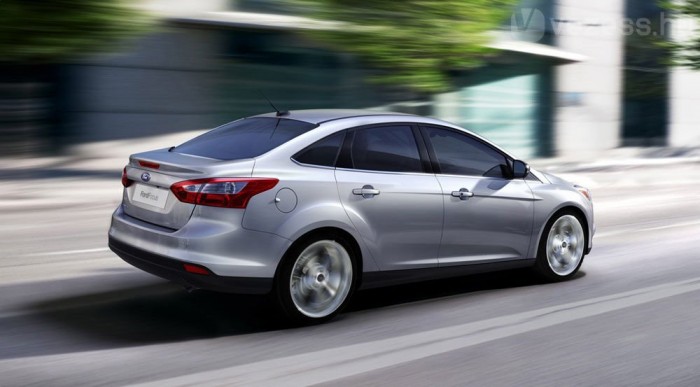 Később, kombi és kabrió is készül