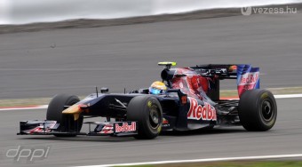 Buemi jégre viszi a Toro Rossót