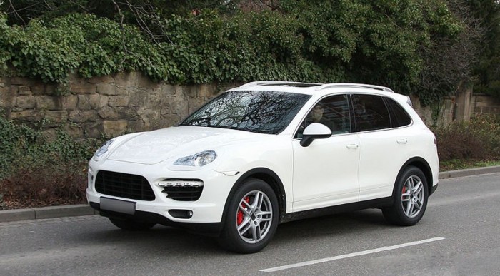 Takarékosabb lesz a második Cayenne