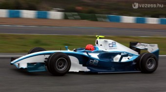 Schumi már javában tesztel