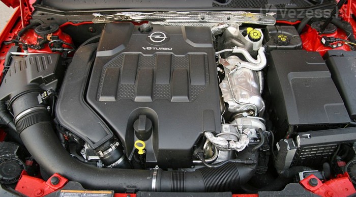 2,8 liter meg egy ordas nagy turbó