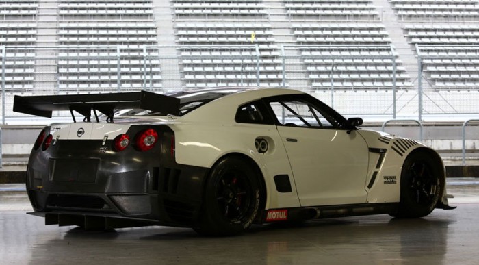 Egyedi karosszéria épült hozzá