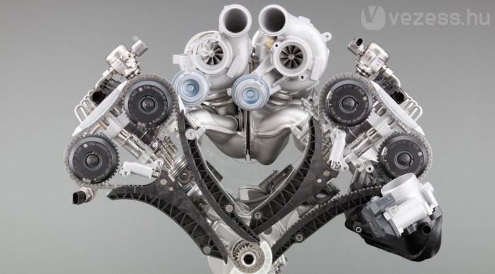 V8 turbó az M5-be is