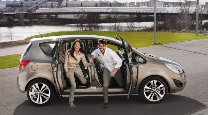 Eddig takarásban volt a belseje