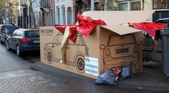 Ajándék autók az utcán