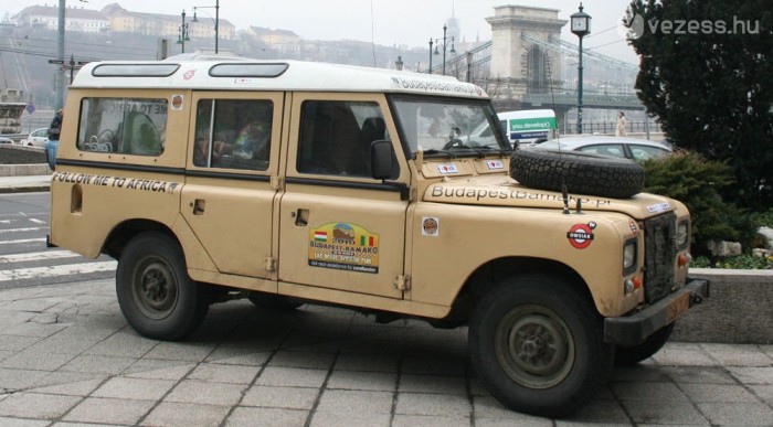 Nem Aro, nem Land Rover