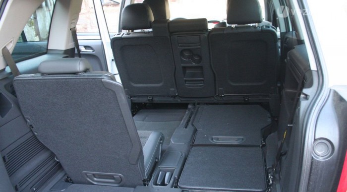 A gáztankok ellenére hétszemélyes