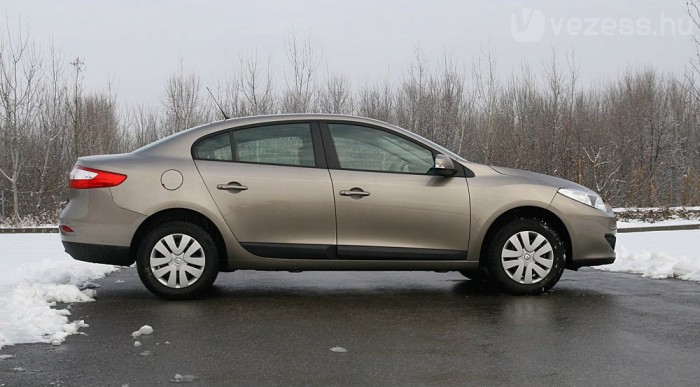 Válságmodell a Renault-tól: Fluence 8 | Vezess 4618mm hosszú